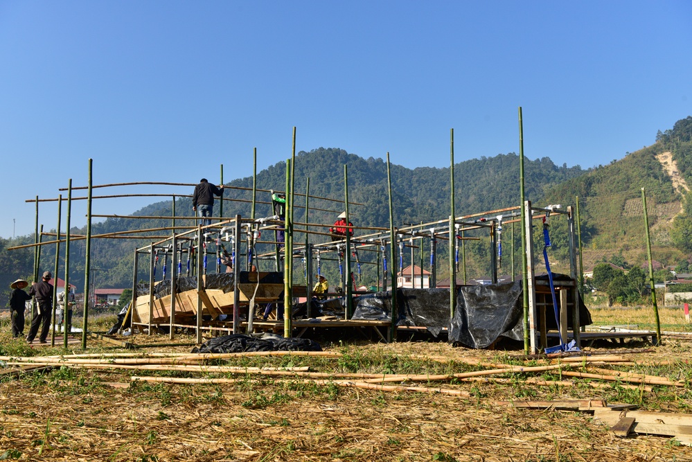 DPAA and Lao Personnel Move Screening Station in Laos