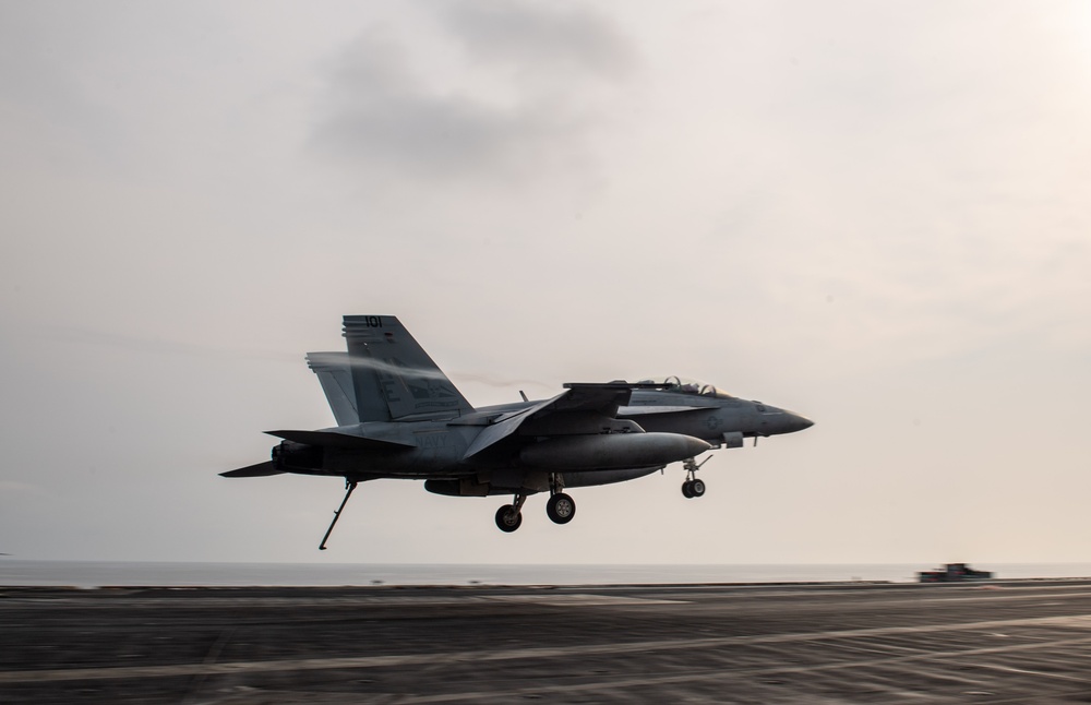 USS Carl Vinson (CVN 70) Conducts Routine Flight Operations in the South China Sea