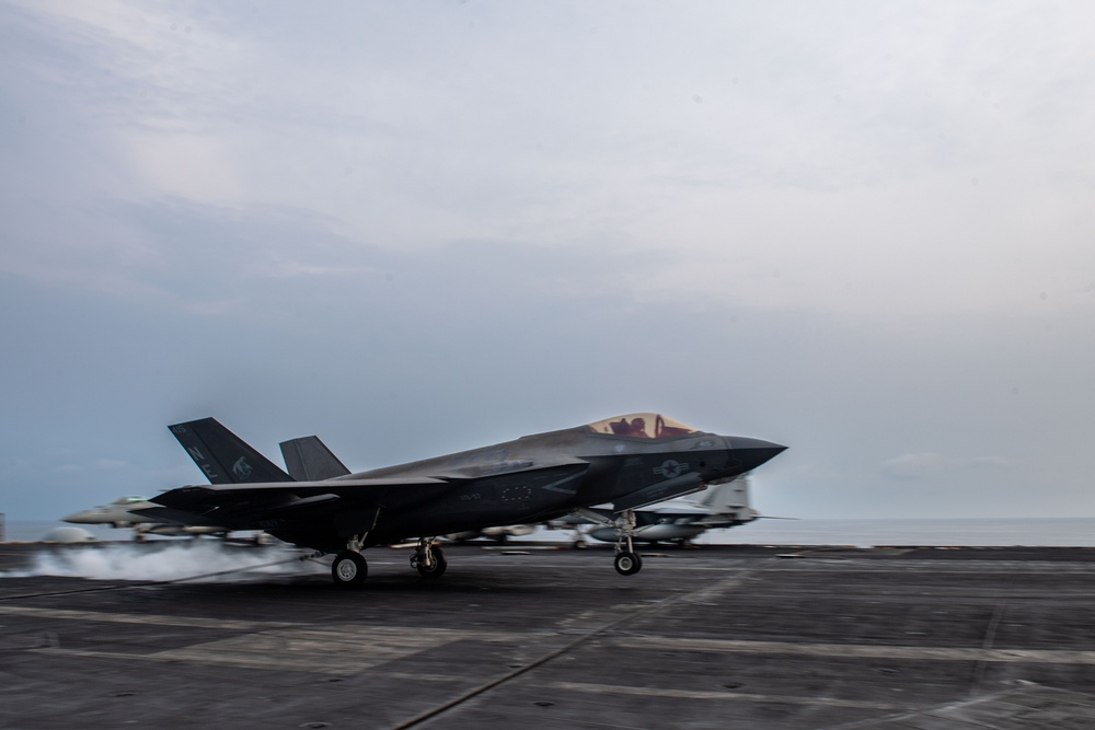 USS Carl Vinson (CVN 70) Conducts Routine Flight Operations in the South China Sea