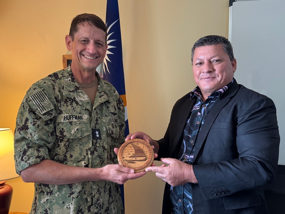 Marshall Islands, military leaders strengthen partnership, defense