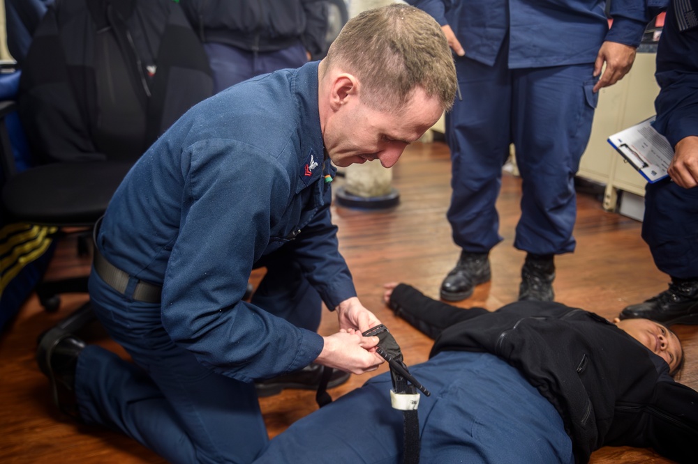 USS Blue Ridge Conducts Medical Training Drills