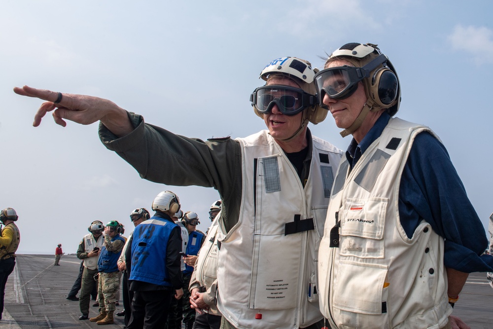 USS Carl Vinson (CVN 70) Hosts Distinguished Visitors from Thailand