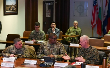 U.S. TRANSCOM commander visits U.S. EUCOM