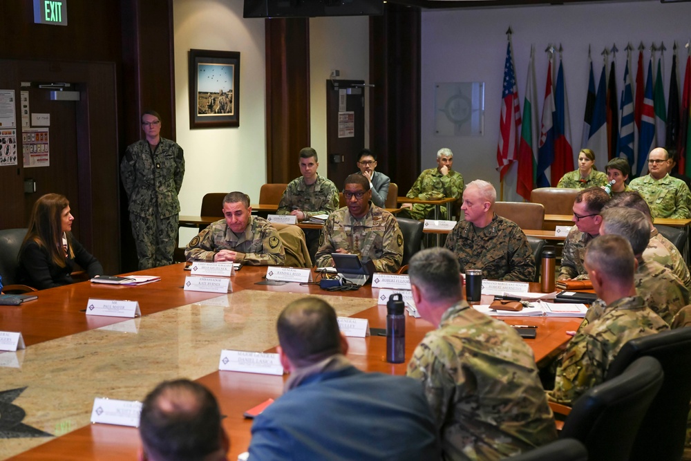 U.S. TRANSCOM commander visits U.S. EUCOM