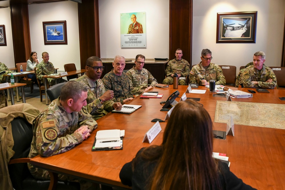 U.S. TRANSCOM commander visits U.S. EUCOM