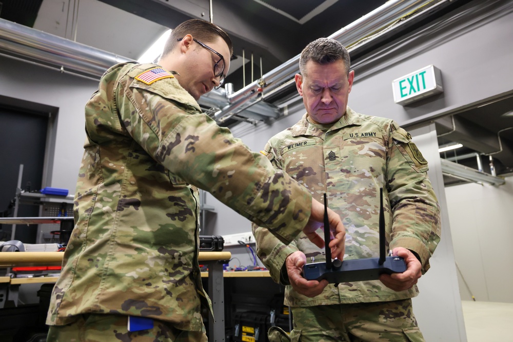 The Sergeant Major of the Army visits high-tech workshop