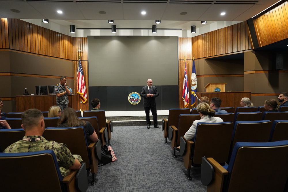 Australian Secretary of Defence visits Pearl Harbor Naval Shipyard