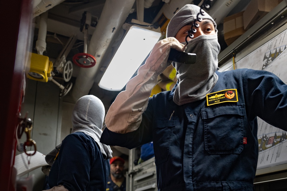 USS Oscar Austin (DDG 79) Conducts General Quarters Drill