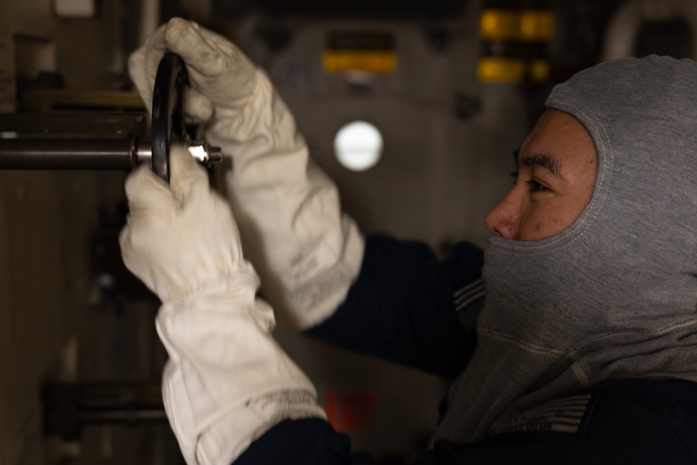 USS Oscar Austin (DDG 79) Conducts General Quarters Drill