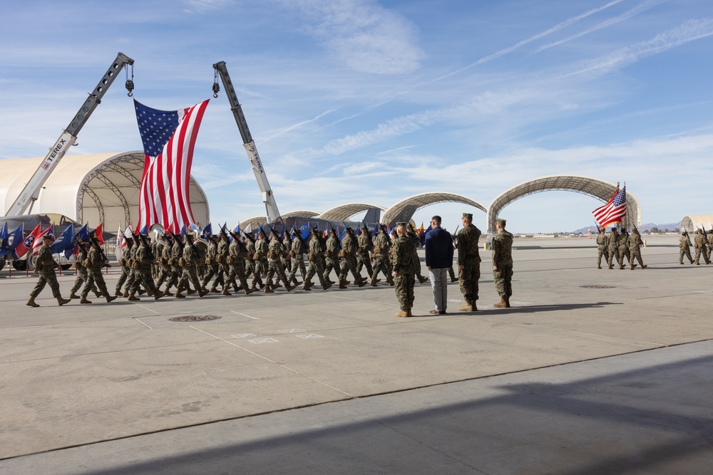 VMFA-122 hosts change of command