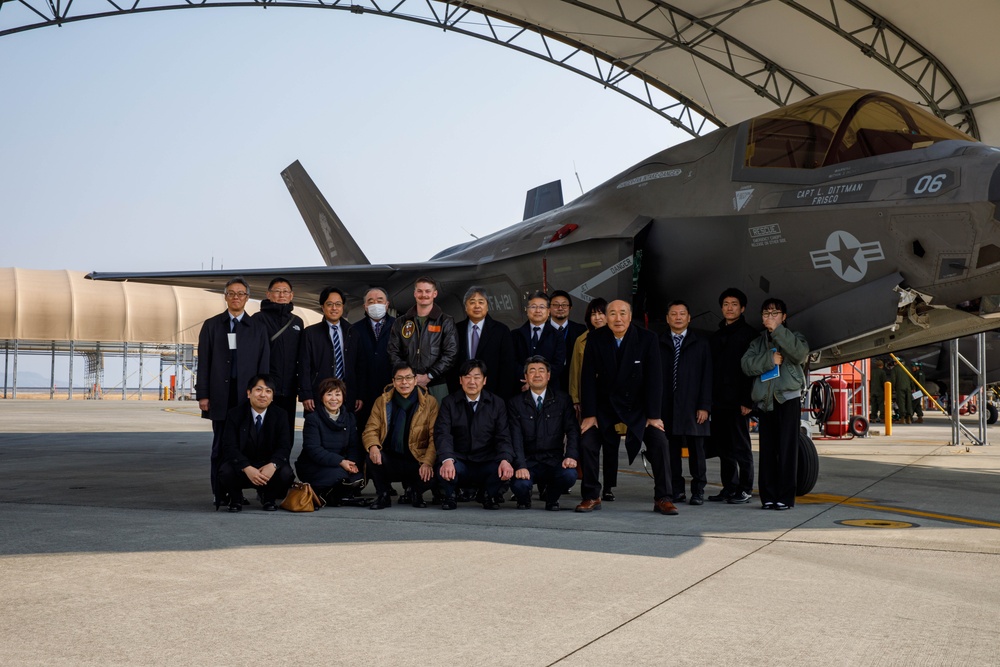 Leadership from Misawa Air Base visit Marine Corps Air Station Iwakuni