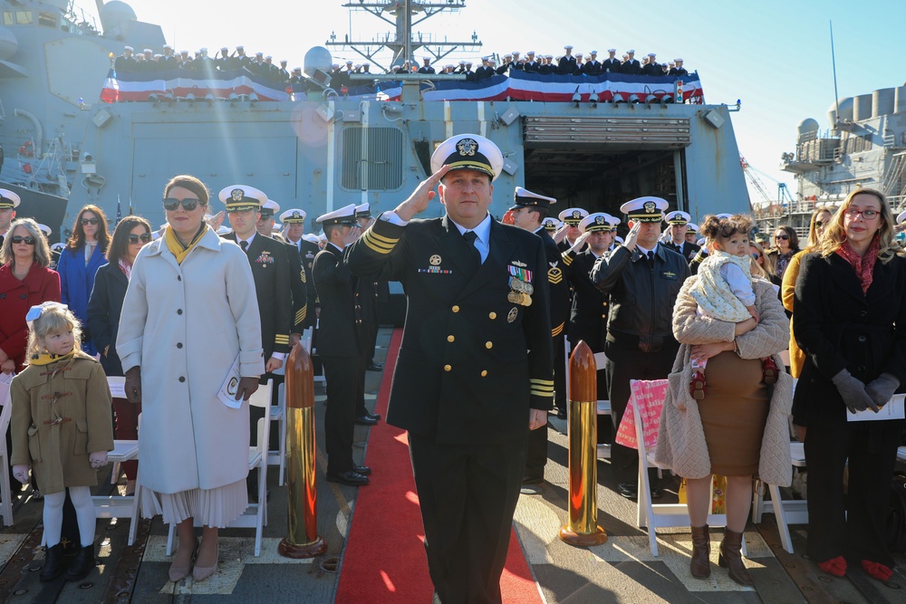 USS Dewey hosts a change of command ceremony in Yokosuka, Japan