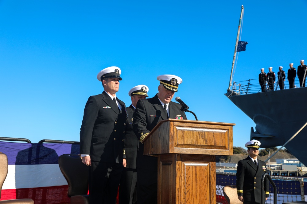 USS Dewey hosts a change of command ceremony in Yokosuka, Japan