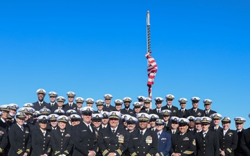 USS Dewey hosts a change of command ceremony in Yokosuka, Japan