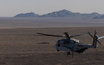 HMH-461 conducts aerial delivery and external lift training at SLTE 1-25