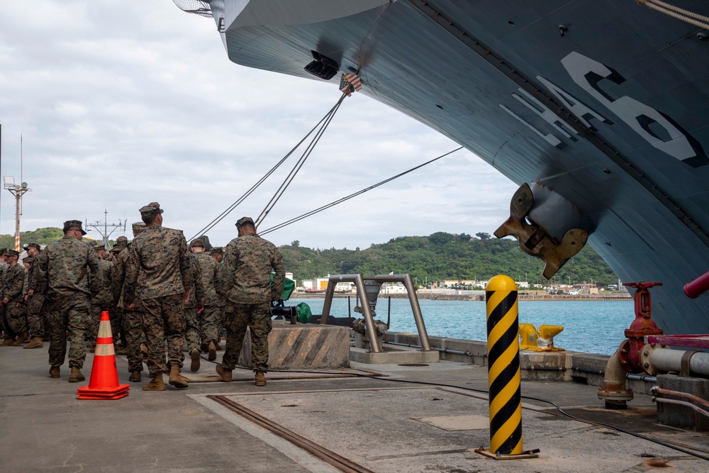 31st MEU Onload aboard USS America (LHA 6)