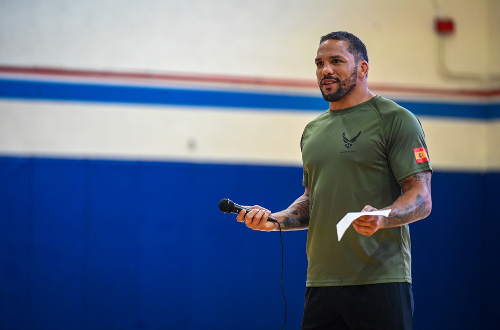 UFC fighter Erik Anders trains with NAVROTA Airmen during Warrior Heart Day