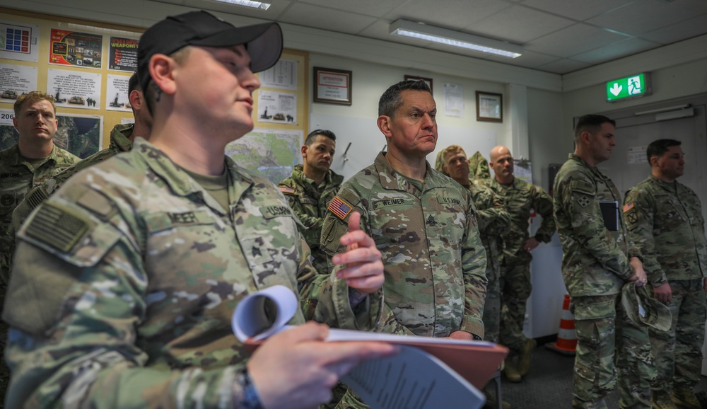 SMA Michael R. Weimer visits 2CR range day in Bavaria