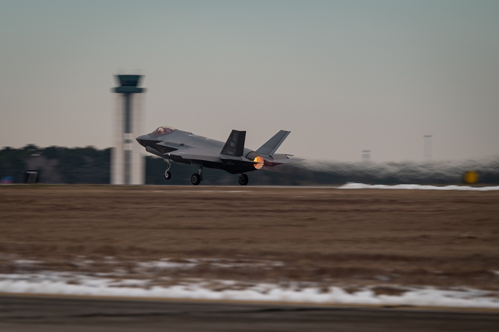 F-35 Takes Off During Sentry Savannah 25-1