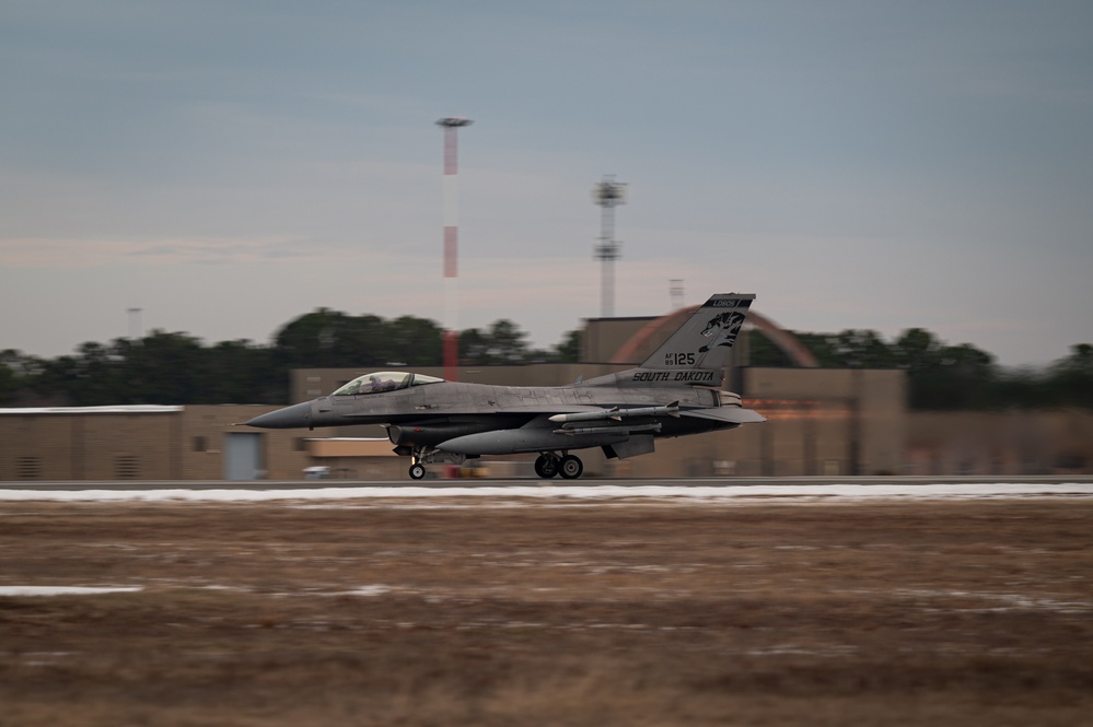 F-16 Takes Off During Sentry Savannah 25-1