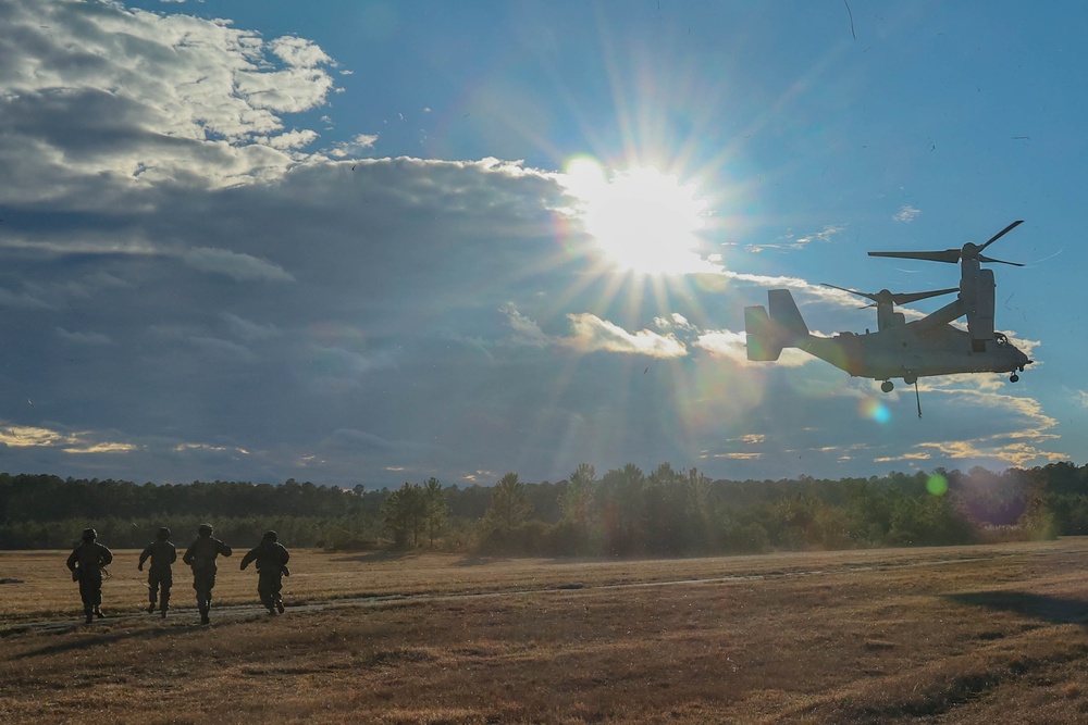 CLB 26 Helicopter Support Team External Lifts