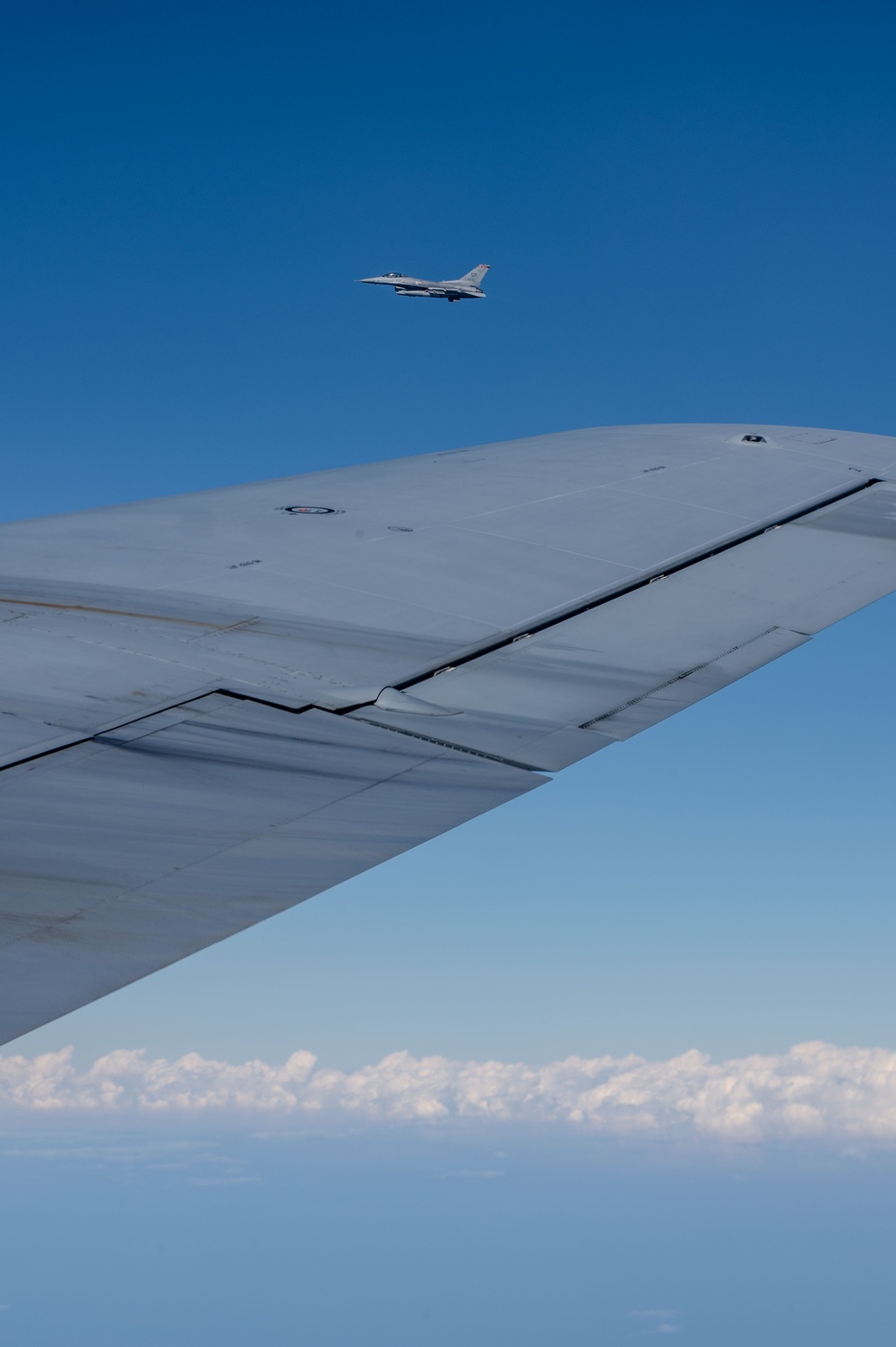 F-16 Fighting Falcons fly routine presence patrol over USCENTCOM AOR