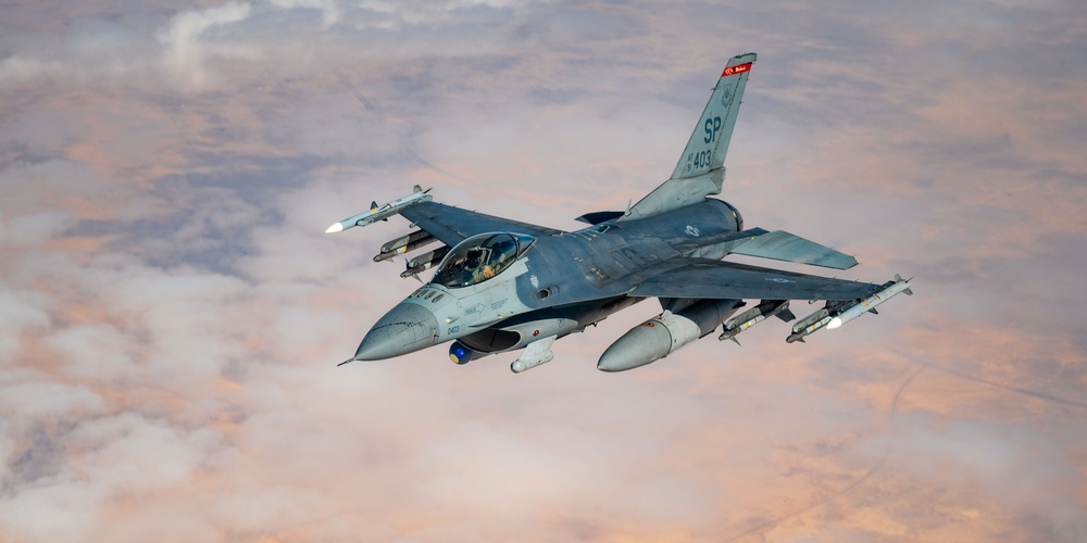 F-16 Fighting Falcons fly routine presence patrol over USCENTCOM AOR