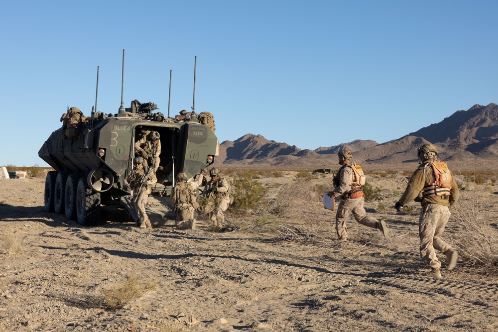 2/7 conducts a platoon urban raid exercise during ITX 1-25