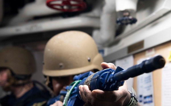 Sailors Conduct VBSS Drill
