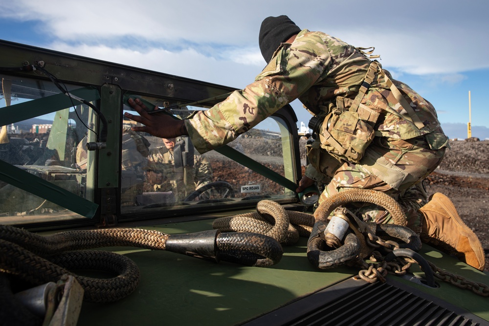 25th Division Sustainment Brigade Conducts Sling Load Training