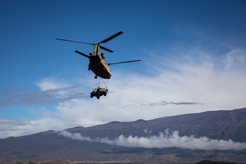 25th Division Sustainment Brigade Conducts Sling Load Training