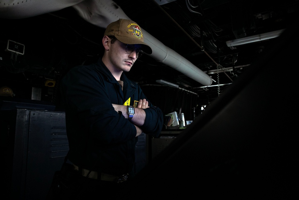 Wayne E. Meyer Conducts Strait Transit Exercise