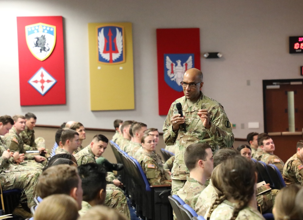 GEN Brito visits AvCOE