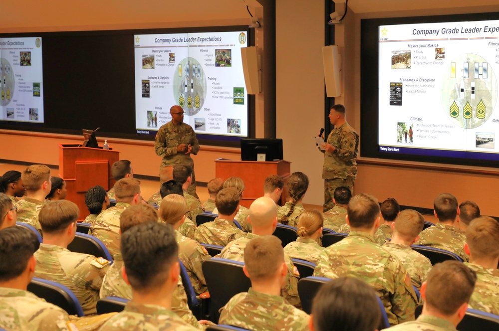 GEN Brito visits AvCOE