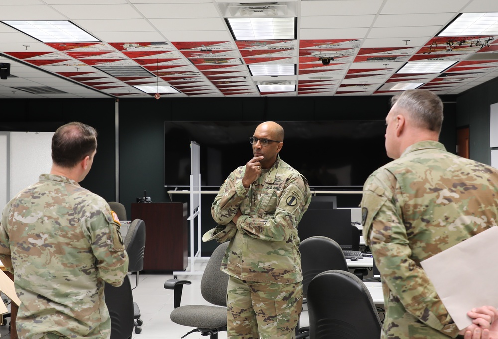 GEN Brito visits AvCOE