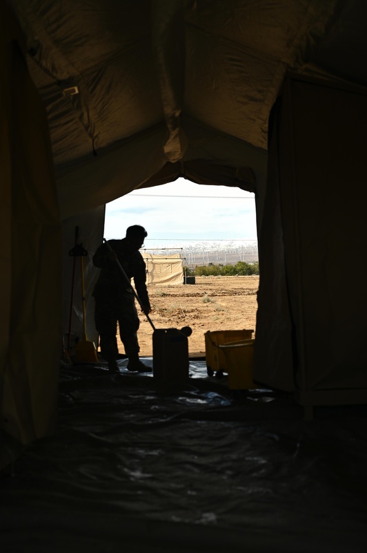 Mission Sustainment Team Members Set Up Emerald Warrior 25.1