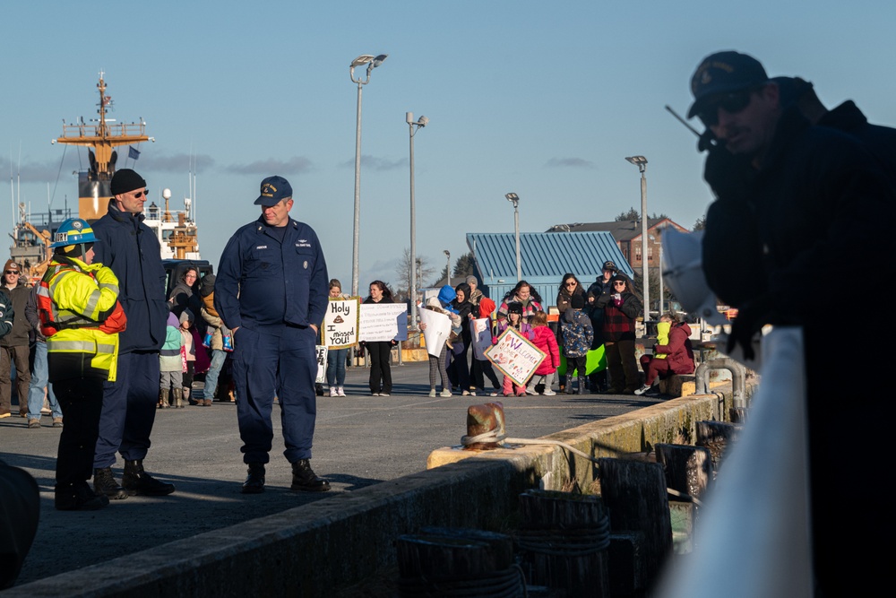 USCGC John Witherspoon arrives at homeport