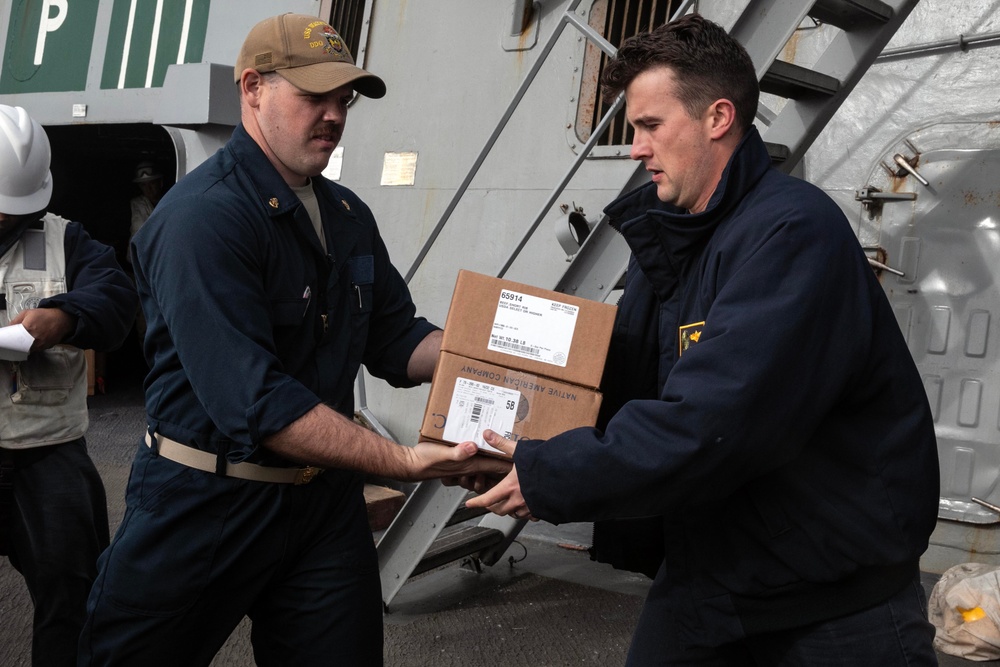 Wayne E. Meyer Conducts Replenishment-at-Sea