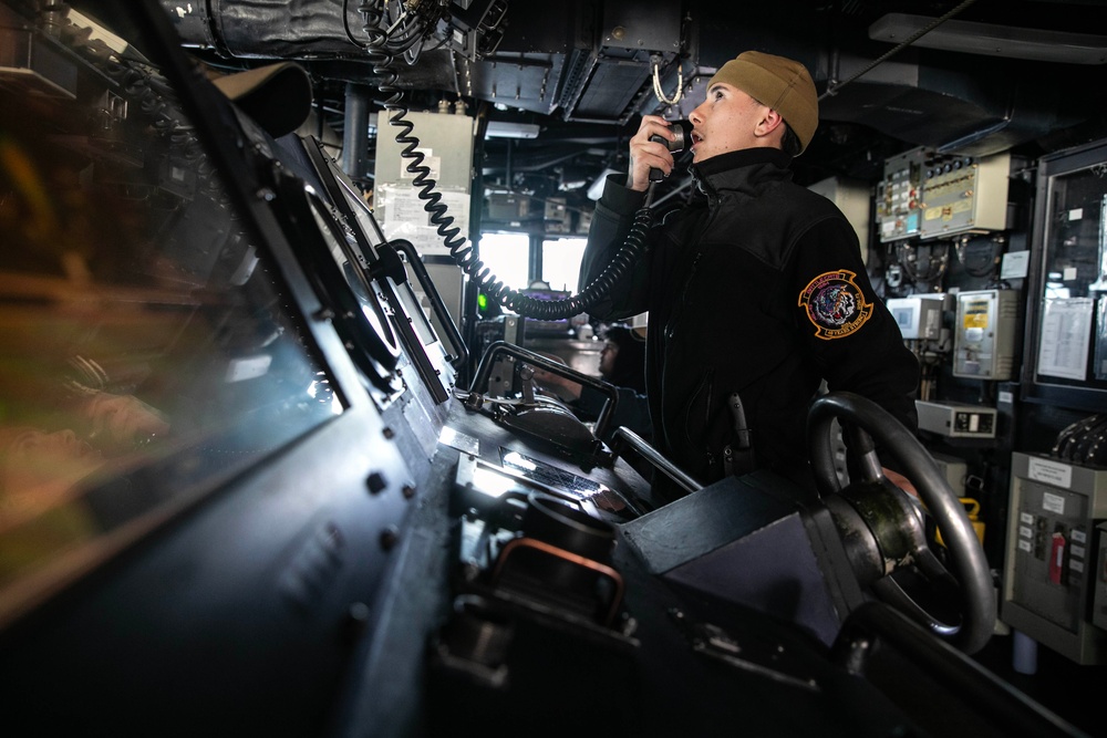 Wayne E. Meyer Conducts Strait Transit Exercise
