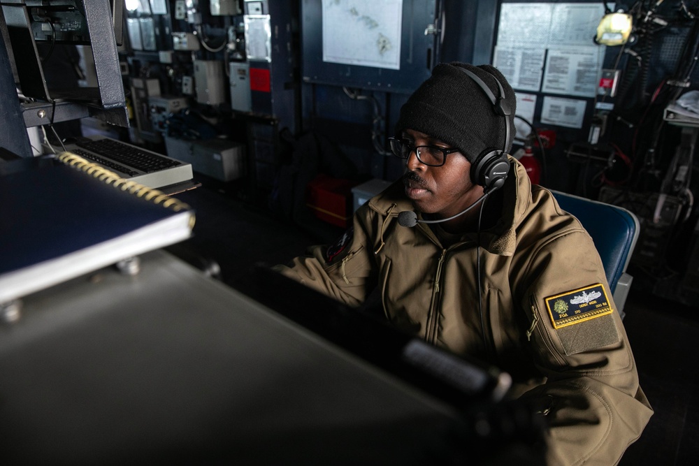 Wayne E. Meyer Conducts Strait Transit Exercise
