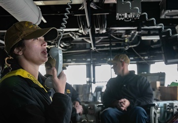 Wayne E. Meyer Conducts Strait Transit Exercise