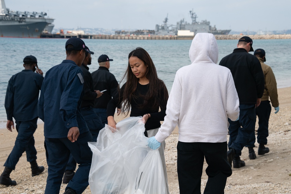 USS America (LHA 6) Sailors Conduct Beach Cleanup
