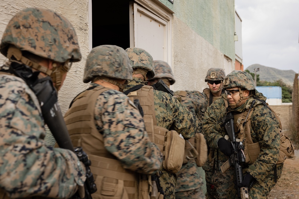 7th Communication Battalion Stormbreaker 25.1 | Marines Sharpen Room Clearing Skills