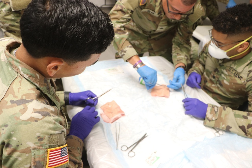 Suture tissue and hemorrhage control training