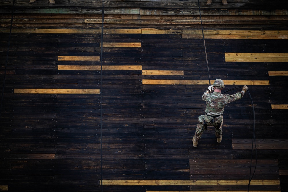 Drill Sergeant Candidates Tackle Victory Tower