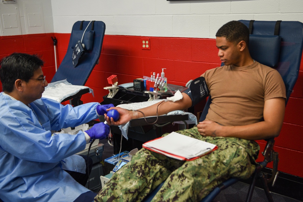 Accession-Level Sailors Donate Blood