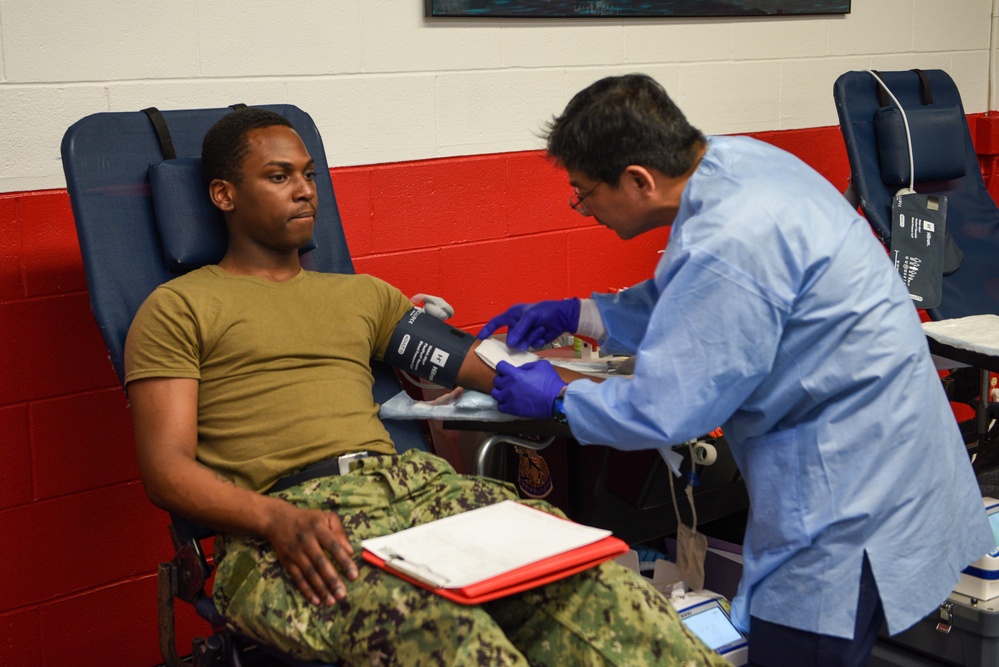 Accession-Level Sailors Donate Blood