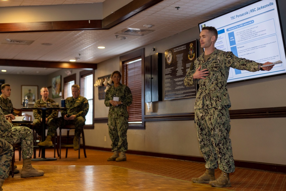 MyNavy Career Center Gives Class to II MEF Sailors