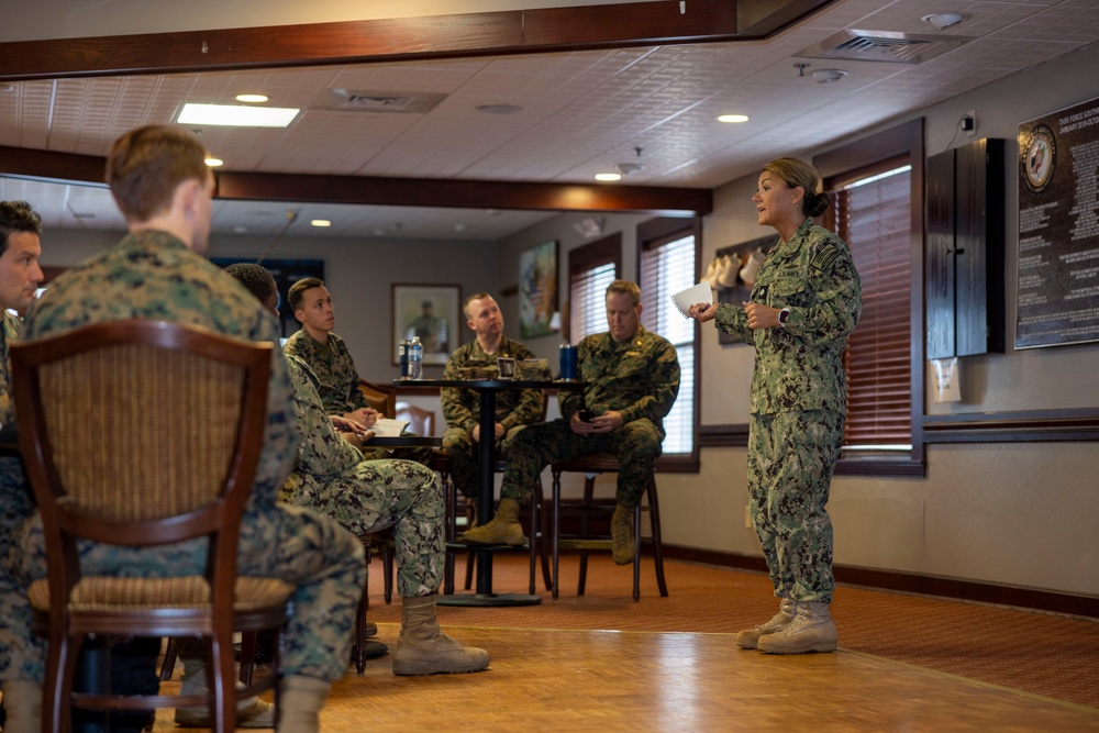 MyNavy Career Center Gives Class to II MEF Sailors