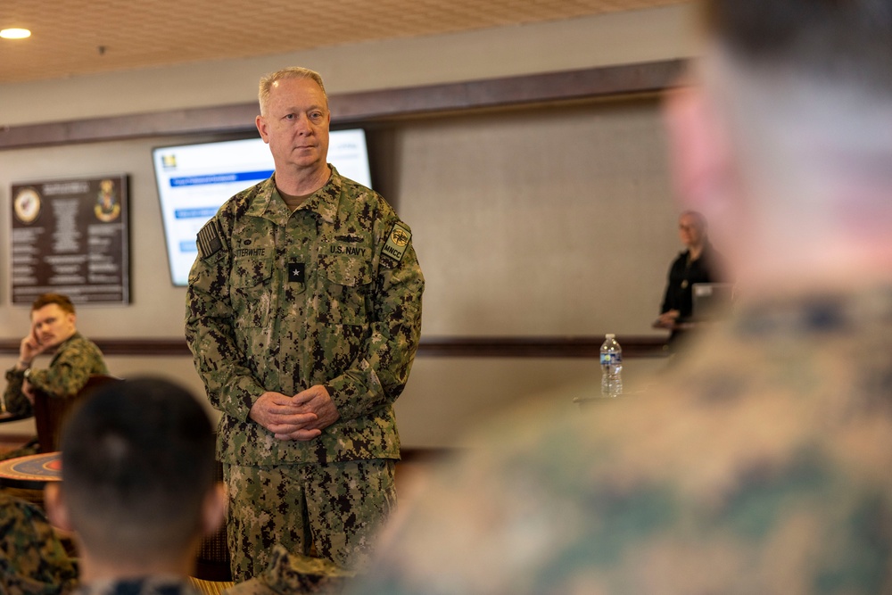 MyNavy Career Center Gives Class to II MEF Sailors